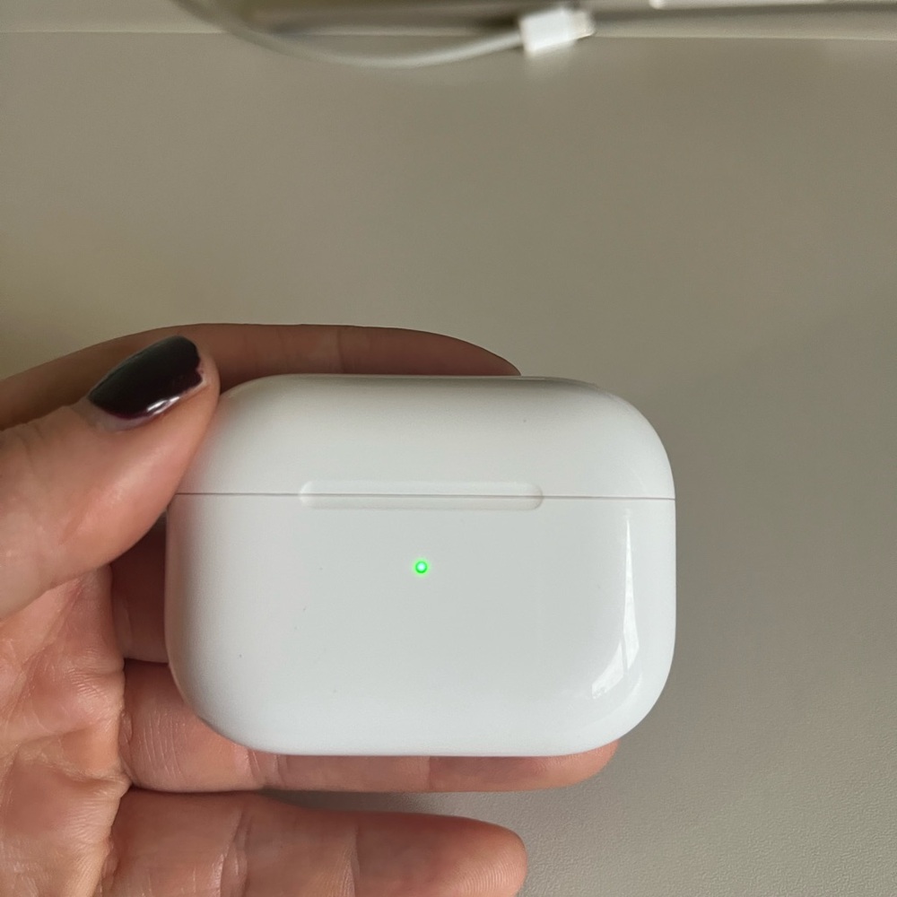 Apple AirPod Pro 2nd Gen L - Picture 3 of 8